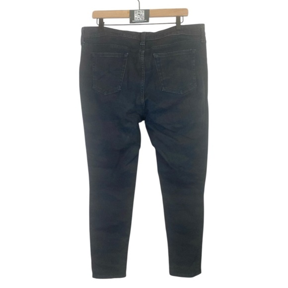 TIME and TRU camo jeans high waist 4button closure high rise// 16 - Picture 4 of 6